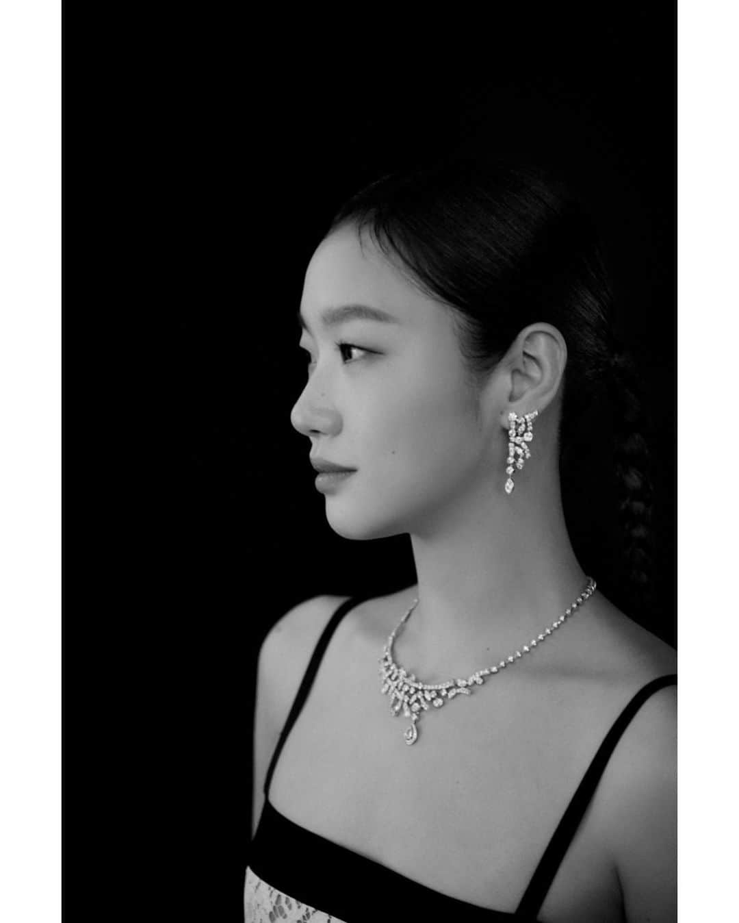 キム・ゴウンさんのインスタグラム写真 - (キム・ゴウンInstagram)「#TweedDeCHANEL #CHANELHighJewelry  ✨💎💎💎💎💎💎✨」7月28日 23時00分 - ggonekim