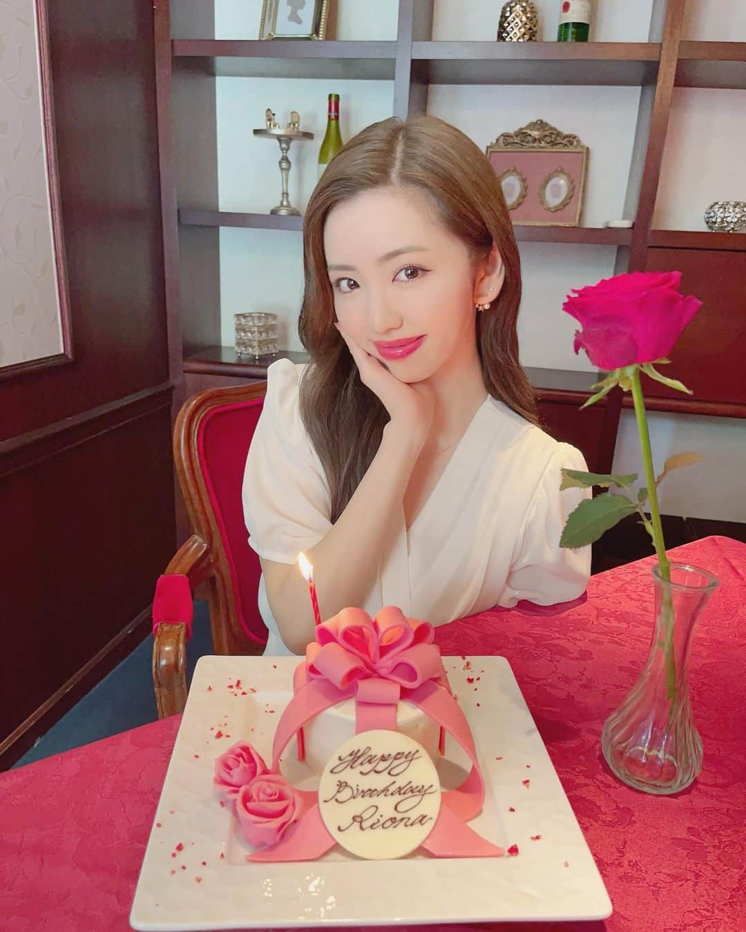 のインスタグラム：「7/28♡Today is my Birthday🥳  お祝いして下さった皆さん、 ありがとうございました🥰  たくさんのバースデーメッセージと かわいい写真を作ってくれてありがとう🥺💕  いつも応援して下さり、 本当にありがとうございます☺️ これからもよろしくお願いします！  Thank you for all of the sweet birthday wishes🥰  You guys are the reason why I want to keep on going  so thank you for all of your support🥺  Love you all so much💗  このリボンのケーキかわいいよね🎀  #Birthday #HappyBirthday #BirthdayGirl  #お誕生日プレート #バースデープレート  #Thankyou」