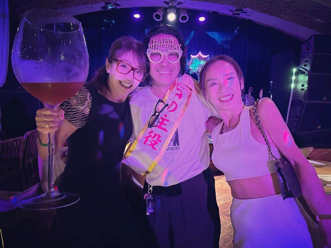 のインスタグラム：「先日の一枚❣️  フォトグラファーのTAKEYが、 50歳になりました🎉🎉 おめでとう🎈㊗️🍾」