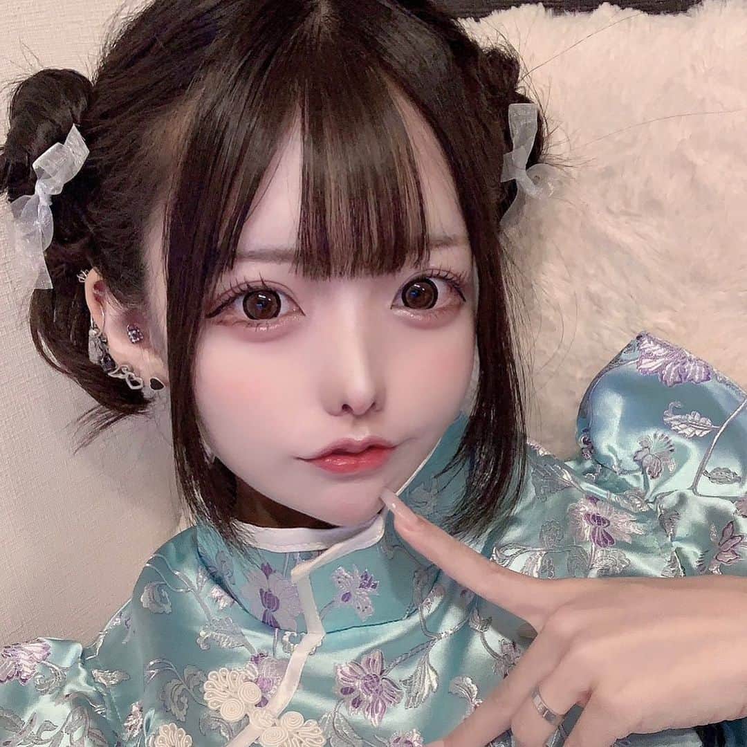 うさぎちゃんのインスタグラム：「生まれた時点で天才(ᐢ∩ ̫<ᐢ)︎ ◝✩この世ゴミ、君だけ例外✨️」