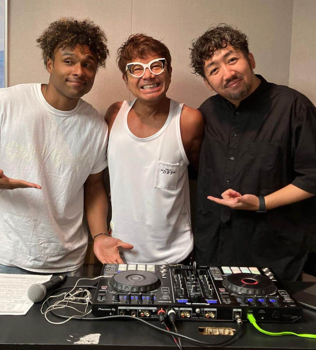 伊津野亮さんのインスタグラム写真 - (伊津野亮Instagram)「8月12日土曜日 千葉ポートタワーで開催される ＃タワパ で競演する #djfoomin  #gb2人が スタジオ生ゲストに！ 最高のパフォーマンス🎭 スタジオ生MIX and生歌🎤 ありがとうございました！ and 元相方　#西田あい  結婚おめでとう㊗️ やっぱり俺アゲチンなんだなあ 笑笑」7月28日 23時14分 - ryoizuno