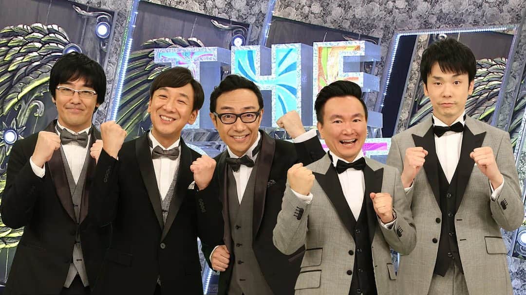 のインスタグラム：「大阪公演2日目を終えたところで、29日（土）のお知らせを。 21時から、 『THE CONTE』（フジテレビ）が放送です！今回も豪華です。豪華なコントの祭典です。是非見てください。  そしてそのあとは、 松村北斗くんと西畑大吾くんのダブル主演連続ドラマ『ノッキンオン・ロックドドア』（テレビ朝日）に神保飄吉という仲介屋の役で出させていただきますので是非！  #東京03 #theconte #ノキドア #大阪3日目」