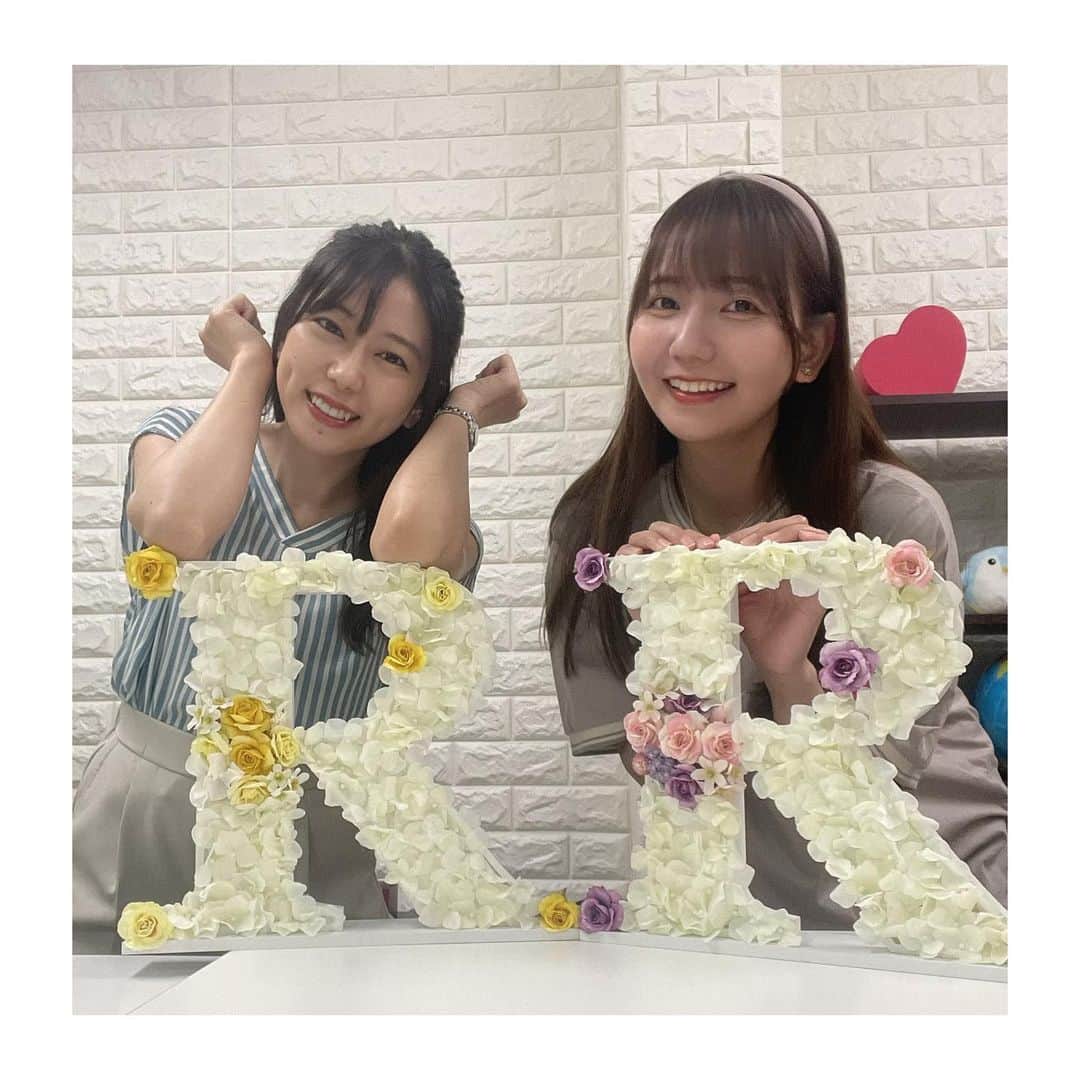 和氣あず未のインスタグラム：「* * 投稿しようとして、してない写真がありすぎる。 * * あずえりR☺︎ リスナーの方からいただいたインテリア🌻 かわいいー！うれしー！ありがとうー！ * リニューアルしてゲーム配信になったけど もちろんこれからも変わらずみなさんからのメールは読んでいくので 今まで通り、なんでも送ってね💌 * 今は収録形式で、交代交代でプレイしてるけど いつかは生配信で2人でプレイ！もしてみたい！な！」