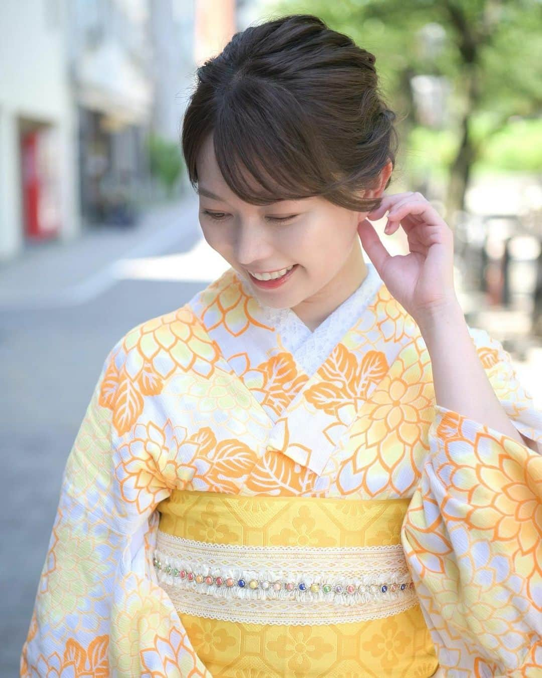 嶋村瞳さんのインスタグラム写真 - (嶋村瞳Instagram)「. お祭り行きたいなっ🎆👘  お正月と夏の撮影会でいつも着物や浴衣の着付け、ヘアセットお世話になっています。 @vasara_asakusahonten  . #撮影会 #浴衣撮影会 #モデル #浅草 #浴衣 #asakusa #yukata」7月29日 0時50分 - hitomi_shimamura_official