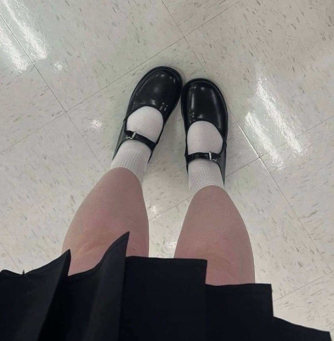 UNIFのインスタグラム：「Bop Bop 🫧 @lauraislatte」