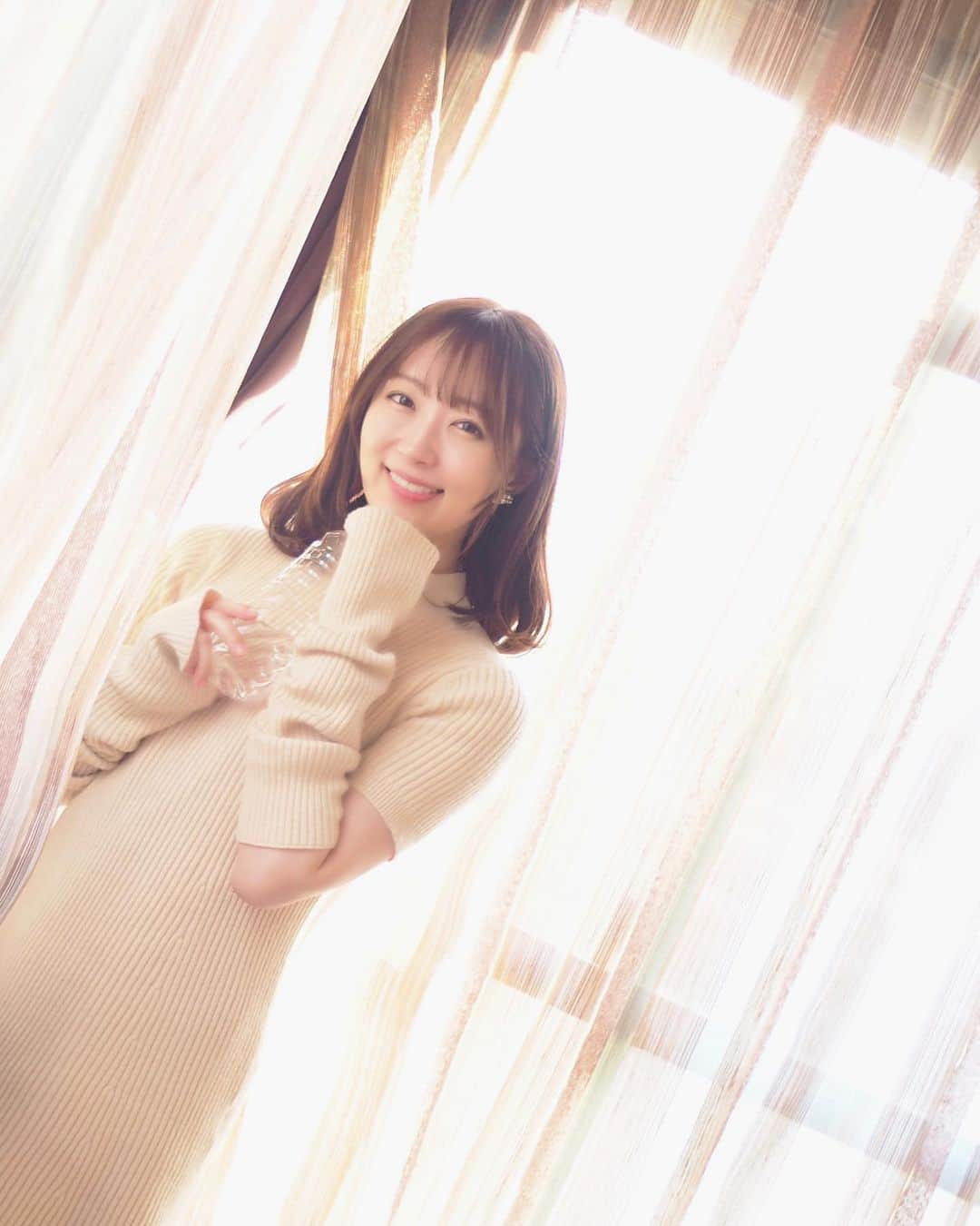 小島まゆみのインスタグラム：「. .  イベントのお知らせ  8月20日(日)のイベントは撮り放題がセットになった30分枠のトーク会です🗣💫  照明完備のスタジオ(いつもと同じビルです)で、衣装は私服となります☺️🫶  もちろんお話するだけでもOK！8月も皆さんに会えるのをとっても楽しみにしております✨  詳細は事務所HPからお願いいたします♩  https://talent.mitsue-planning.com/news.php?id=896」