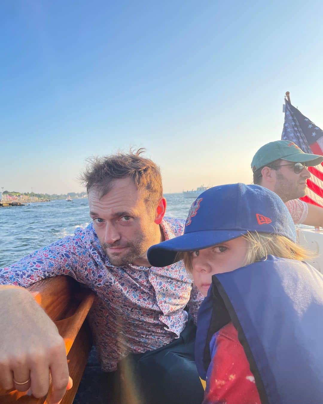 クレア・コフィーのインスタグラム：「Cal: I want a YACHT. Me: We’re striking against the yachts. Cal: A small yacht. Me: You’d better start working now. Cal: No. YOU’RE gonna work. I’m gonna inherit it.  #yachtprobs @newportfolkfest」