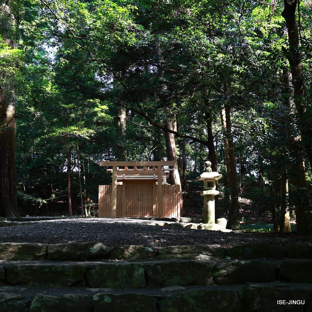 伊勢神宮のインスタグラム：「#伊勢神宮 #神宮 #神社 #心のふるさと #多岐原神社 #摂社 #神宮125社 #新殿 #新殿御遷座 #倭姫命 #巡行地 #巡幸地 #瀧原宮 #大紀町 #大紀町三瀬川  #isejingu #jingu #soul_of_japan #japan #jinja #shinto #takihara_jinja」