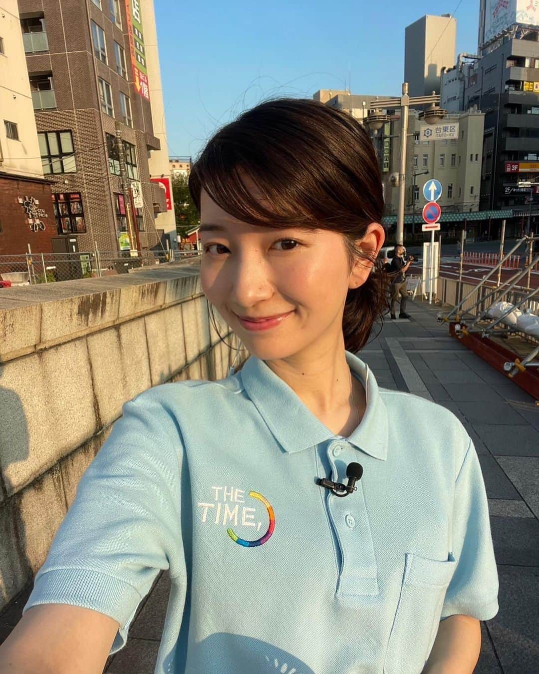 吉村恵里子のインスタグラム：「・ スカイツリーをこんなに間近で見たの、初めてです。迫力あるー！  朝焼けが見られるのも中継の醍醐味ですね！綺麗でした☀️  #スカイツリー #隅田川 #吾妻橋」