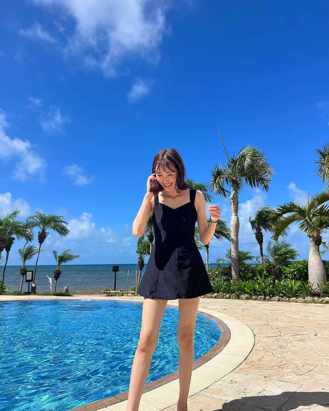 大浦育子さんのインスタグラム写真 - (大浦育子Instagram)「黒のswimwearは母のおさがり。 少しサイズ大き目かな？と思ってたら マタニティ期に入りピッタリに！ お腹もいい感じにカバーしてくれて愛用中です😊 .  #水着#おさがり #swimwear #マタニティ」7月29日 11時43分 - ikuko_oura