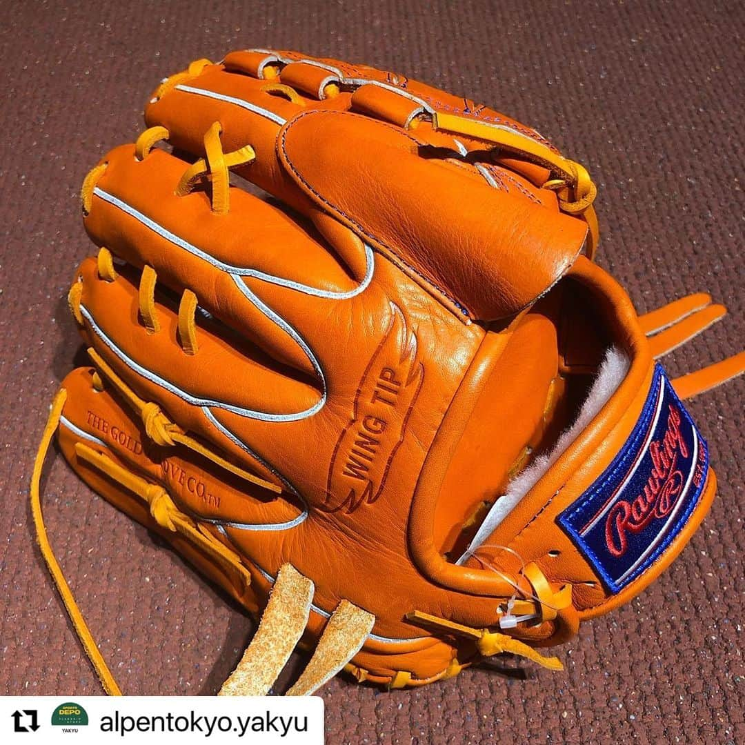 Rawlings Japanさんのインスタグラム写真 - (Rawlings JapanInstagram)「#Repost @alpentokyo.yakyu with @use.repost ・・・ 【ローリングス硬式グラブ⚾️】  革の味と香りにこだわったプレミアムレザーを使用したフィット感のあるグラブ✨  HOH® PREMIUMシリーズが入荷致しました✨  気になる方は店頭で是非チェックをお願いします👍  商品選びから様々な加工まで、  あらゆるご相談にお応えします。  ￣￣￣￣￣￣￣￣￣￣￣￣￣￣￣￣￣￣￣￣  📍スポーツデポフラッグシップストア新宿店 東京都新宿区新宿３丁目23-7 ユニカビル 「Alpen TOKYO」B2F 🕙 平日11:00-22:00 土日祝10:00-22:00  ￣￣￣￣￣￣￣￣￣￣￣￣￣￣￣￣￣￣￣￣ #AlpenTOKYO #Alpentokyo野球 #baseball#スポーツデポ #野球#ベースボール#野球グローブ#グローブ#硬式グラブ#軟式グラブ#グラブ型付け#湯もみ#野球道具#野球用品#野球好き#野球好きな人と繋がりたい#草野球#社会人野球#大学野球#野球部#プロ野球選手#野球ファン#グローブ手入れ#プロ野球#ローリングス#rawlings#rawlingsglove#HOH® PREMIUM @rawlings_japan_llc」7月29日 11時45分 - rawlings_japan_llc