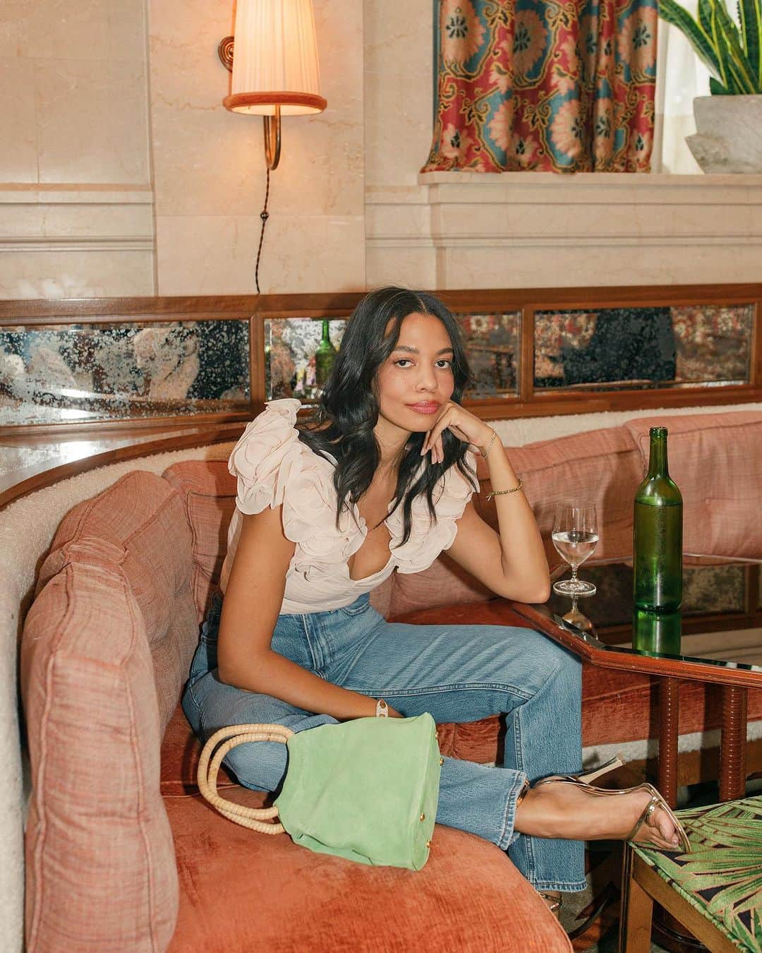 ミスティー・コープランドのインスタグラム：「Casual Fridays 🪷👖🌿 tailored @levis statement accessories @brothervellies and a ‘going out top’ is a Friday staple for me. Best way to go from day to date night. But also please please please do not underestimate the win of investing some money in having an old pair of jeans tailored to perfection with your neighborhood tailor. These are 501s. 🪡🫶🏽」