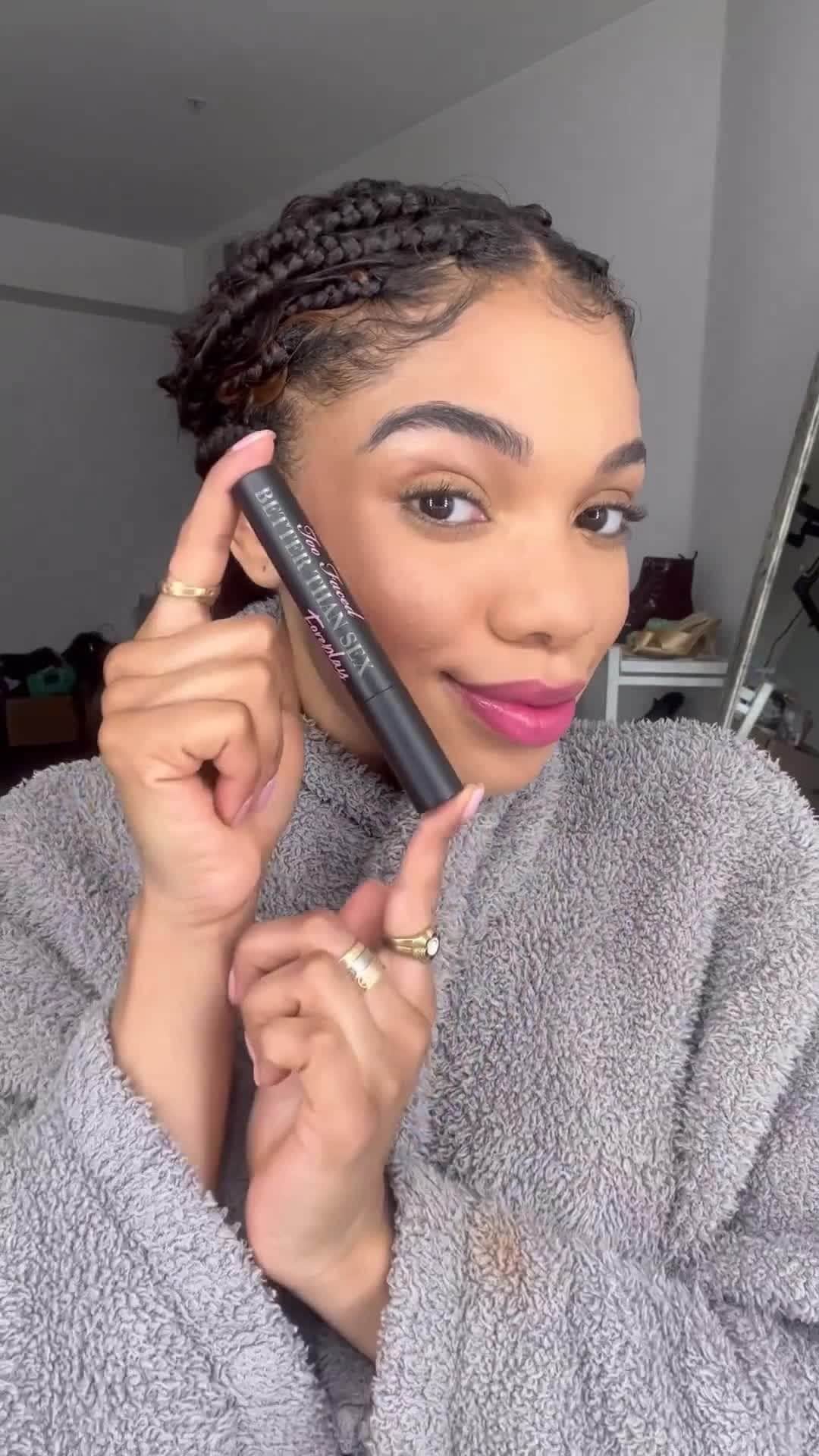 Too Facedのインスタグラム：「Ready to take your lash game to the next level?! 😉🖤✨ @ttlyteala uses our NEW Better Than Sex Foreplay Mascara Primer along with our Better Than Sex Mascara for 24+ hour improved mascara wear! #regram #toofaced #tfcrueltyfree #betterthansex」