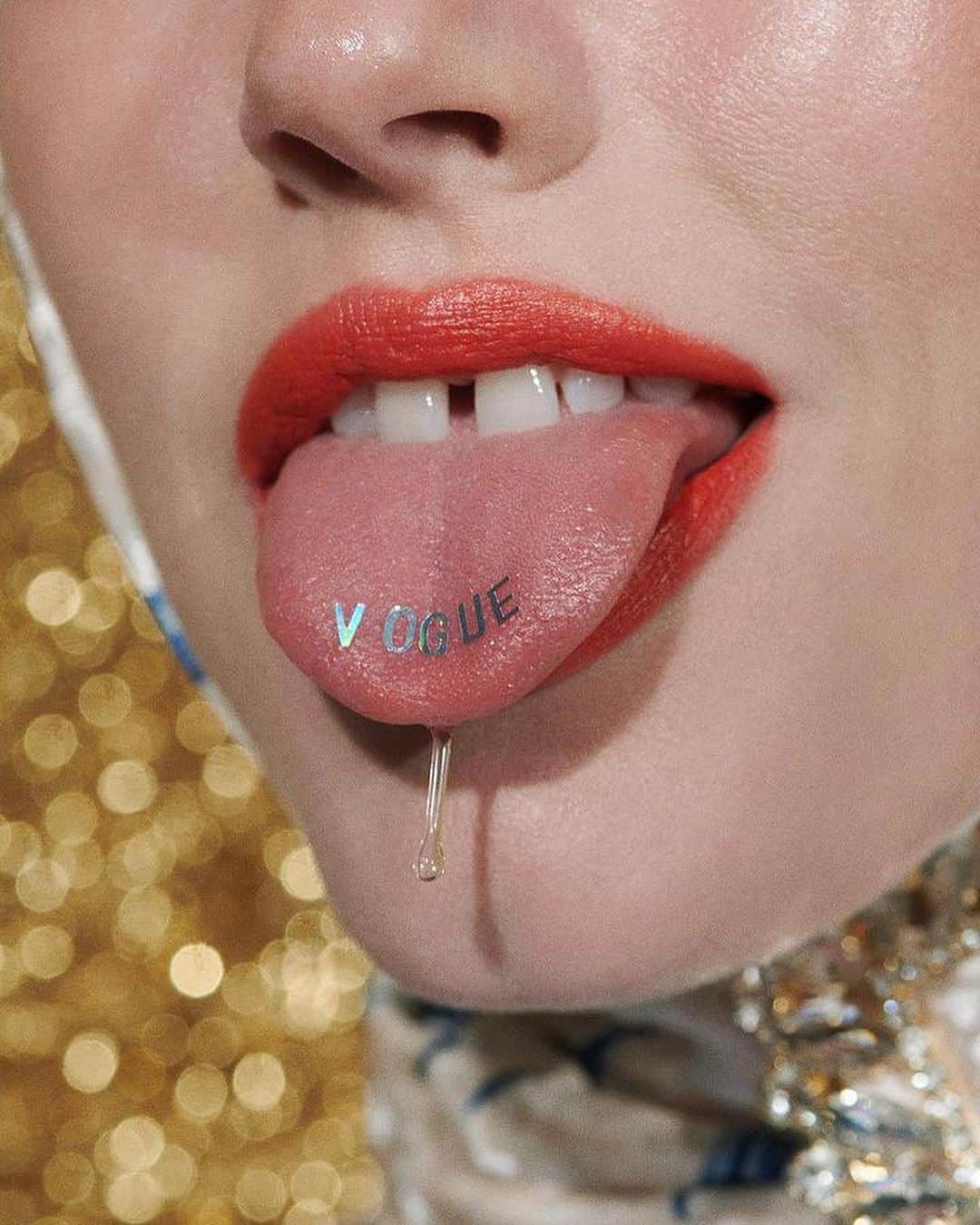 Ashley Smithさんのインスタグラム写真 - (Ashley SmithInstagram)「Suns out ☀️tongues out 👅 Posing with my very first VOGUE cover shot by @jamienelson6  For @vogueportugal ✨  Make up @lilly_keys  Hair @elsahair  Styling @jamesrosenthal」7月29日 3時57分 - therealashsmith