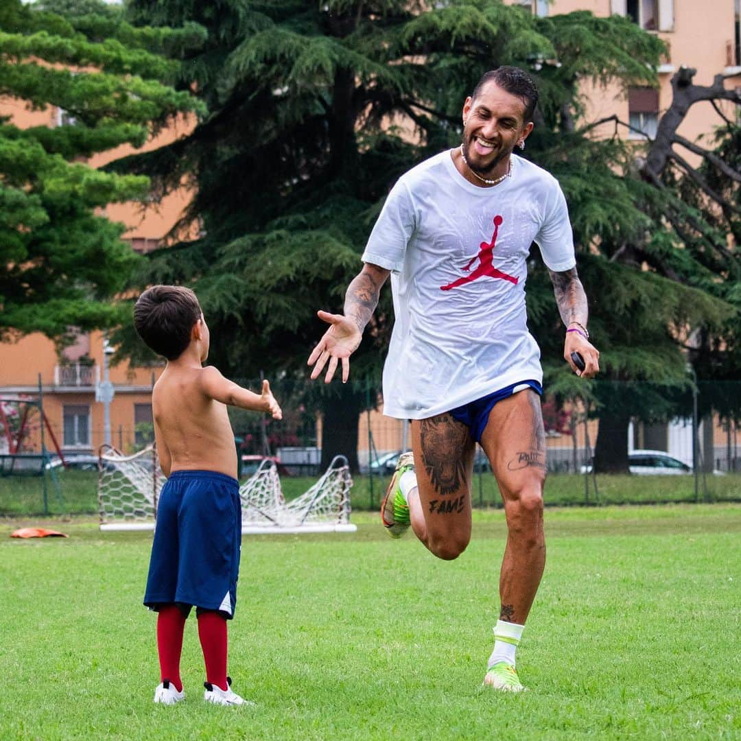 ロベルト・ペレイラのインスタグラム：「No hay excusas 👊🏾🧠🦾」