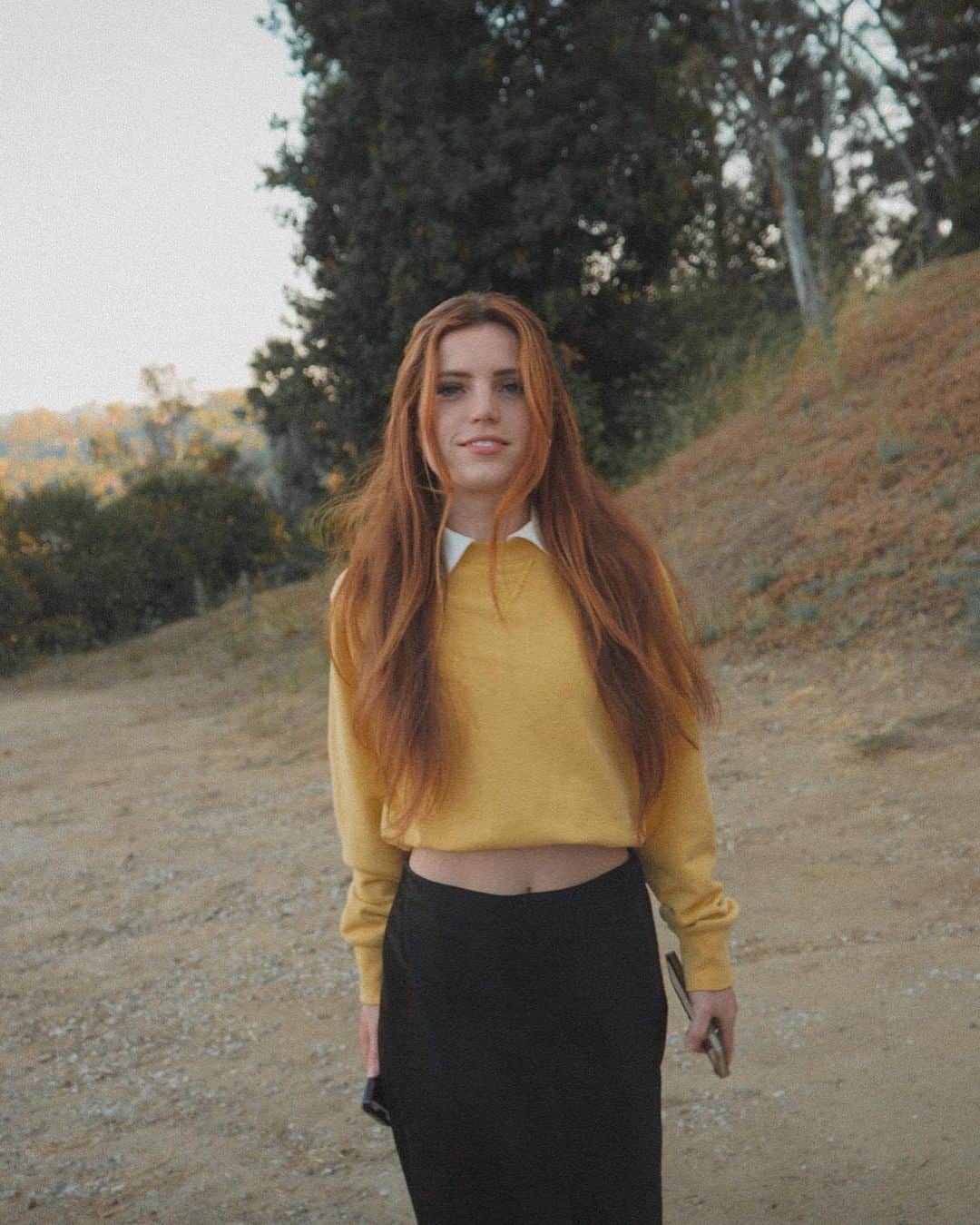 のインスタグラム：「“Echosmith” by Echosmith is out now :,)   It’s hard to put into words what putting out our 〚self-titled〛 album means to us, but I’m gonna try. 17 years ago, my brothers and I started a band and experienced some of the most incredible highs and some of the biggest growing pains and lessons along the way. Our third album was born in a quiet place - it started with feeling lost, writing a song called “Brother, Sister”. But I can truly say that through the process of making this record, we found who we were again. Not only did we go back to our roots in certain ways, a new version of us was found.  Our 〚self-titled〛 album is an invitation to get to know us: Sydney, Noah and Graham, better. We’ve never been more proud of our music and the season we’re in.   I hope you love this album as much as we do. :)」