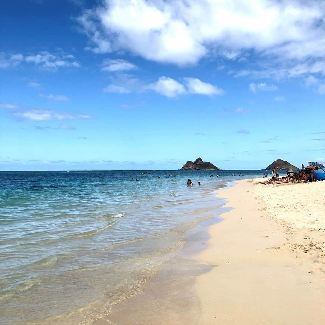 Trump Waikikiさんのインスタグラム写真 - (Trump WaikikiInstagram)「Happy Aloha Friday! Lanikai Beach is the perfect place to lay in the Hawaiian sunshine.    #TrumpWaikiki」7月29日 4時45分 - trumpwaikiki