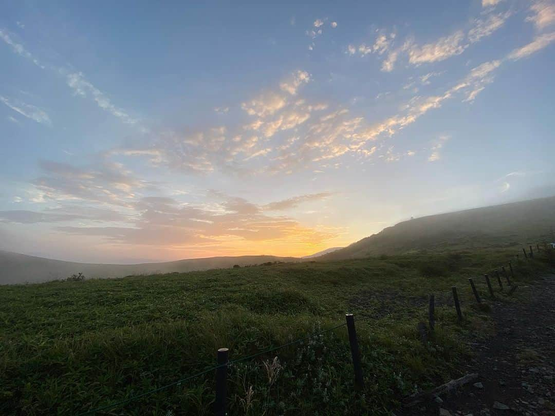 中村悠一のインスタグラム：「#霧ヶ峰 #朝日」