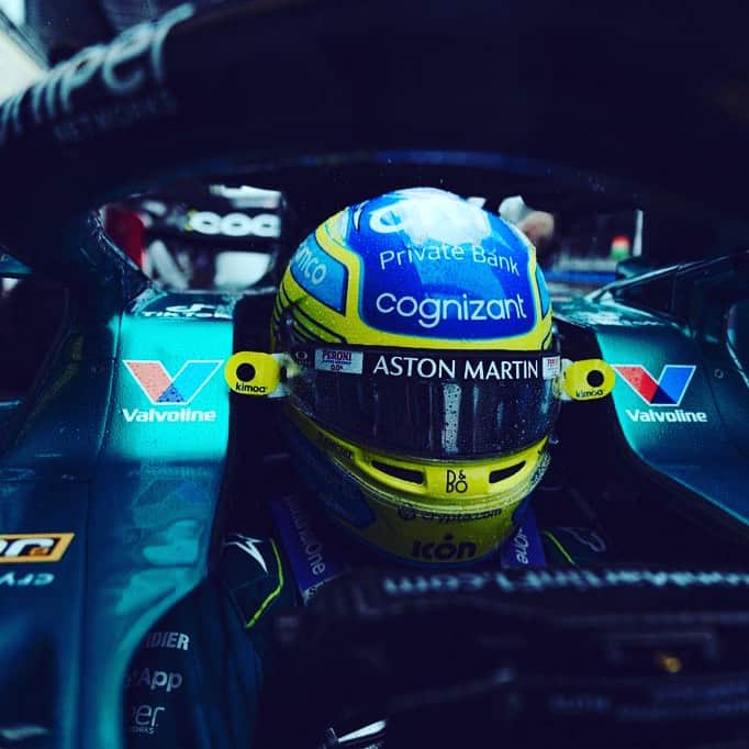 フェルナンド・アロンソのインスタグラム：「P9 for the grid on Sunday . More action tomorrow 💪💪💪! @astonmartinf1 #f1」