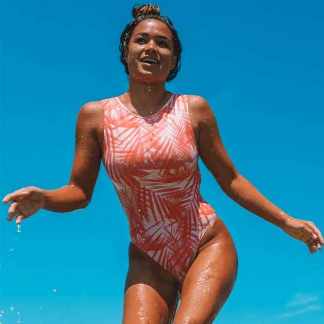 JOLYN Swimwearのインスタグラム：「Day 2 of our surf collection sale! 40% off our ENTIRE SURF RANGE! Get in quick before it's all gone! 🫶🌊 // #jolynaustralia」