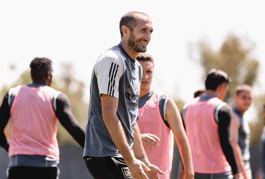 ジョルジョ・キエッリーニさんのインスタグラム写真 - (ジョルジョ・キエッリーニInstagram)「A great way to start the weekend! 😃  #Training #LAFC」7月30日 0時05分 - giorgiochiellini