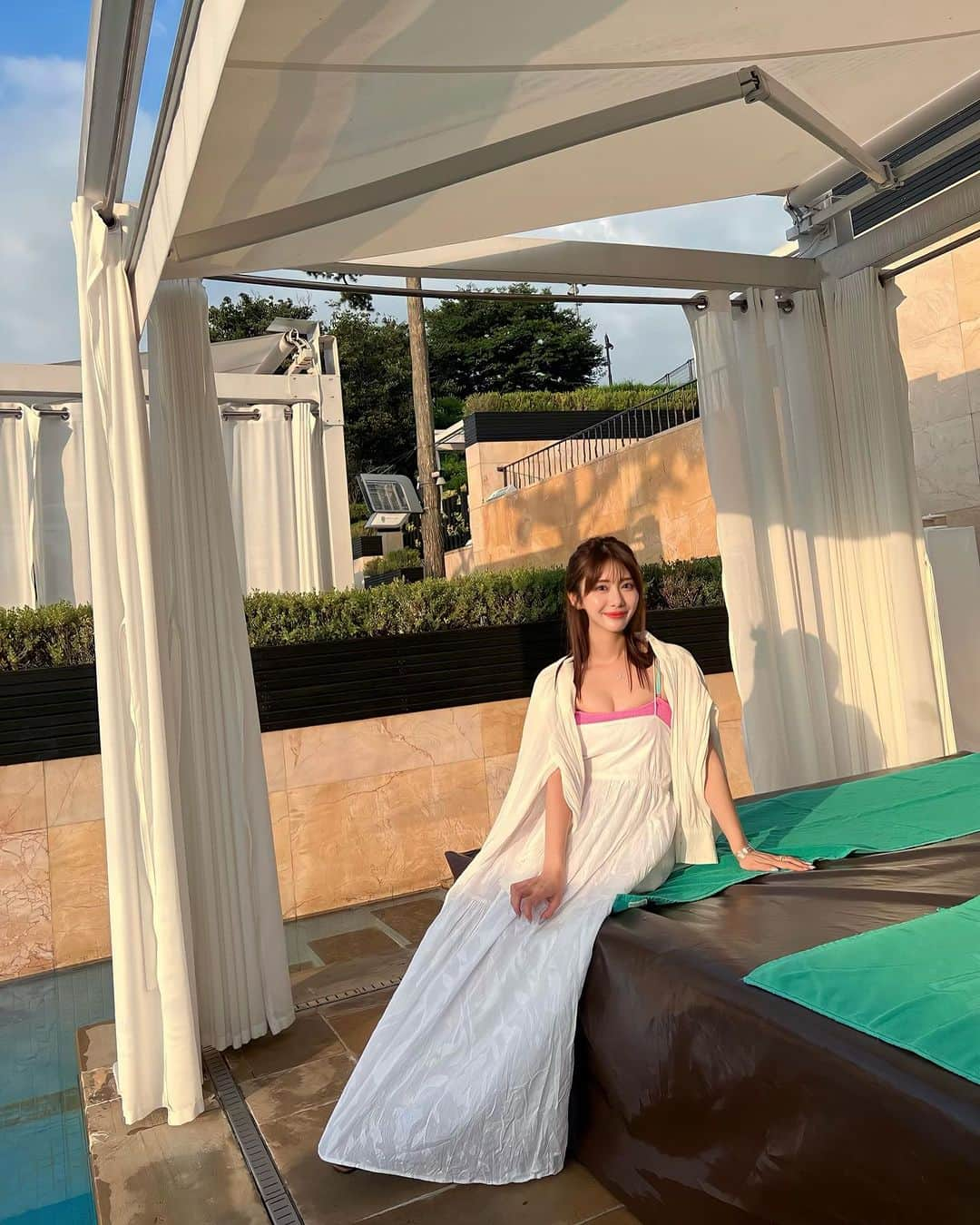 一木美里さんのインスタグラム写真 - (一木美里Instagram)「Feel like resort mood🇰🇷Can I stay here for the whole summer🥰?  夏の間ずっとここにいたい🥹素敵なカバナのあるプールは @banyantree_seoul ✔︎NAVERかお電話でカバナの予約ができるそうです📱  #banyantreeseoul#seoulhotel#ソウルホテル#韓国旅行#韓国ホテル#invited」7月29日 6時32分 - misato_ichiki