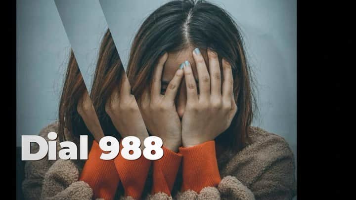 アシュトン・カッチャーのインスタグラム：「It’s okay to not be okay. If you or someone you know is experiencing suicidal thoughts, please reach out to the suicide and crisis hotline at 988」