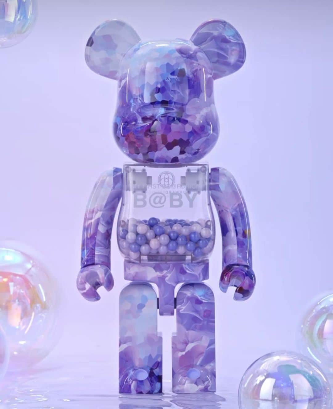 千秋のインスタグラム：「千秋デザインの【MY FIRST BEARBRICK BABY】マカオ向けの新作です🧸🇲🇴✨ Chiaki designed BE@RBRICK is now on sale! Chiaki 设计的 BE@RBRICK 现已发售！ 치아키 디자인의 베어브릭, 신발매입니다 ¡BE@RBRICK diseñado por Chiaki ya está a la venta! ‎شياكي المصممة BE @ RBRICK معروضة للبيع الآن! Chiaki design BE@RBRICK kini dijual!   💜MY FIRST BE@RBRICK B@BY MACAU 2023 100% & 400% / 1000% ※国内販売予定はありません。  🇲🇴イベント マカオでBE@RBRICK MACAUを開催 ・7/29~9/22  イベントの紹介ページ(英文) https://www.galaxymacau.com/landing/art-macao-2023/  Designed by CHIAKI(CIROL & Co.)  #myfirstbearbrickbaby #myfirstbearbrick #medicomtoy #千秋ビジネス #千秋デザイン #bearbrick #nyabrick #rabbrick」
