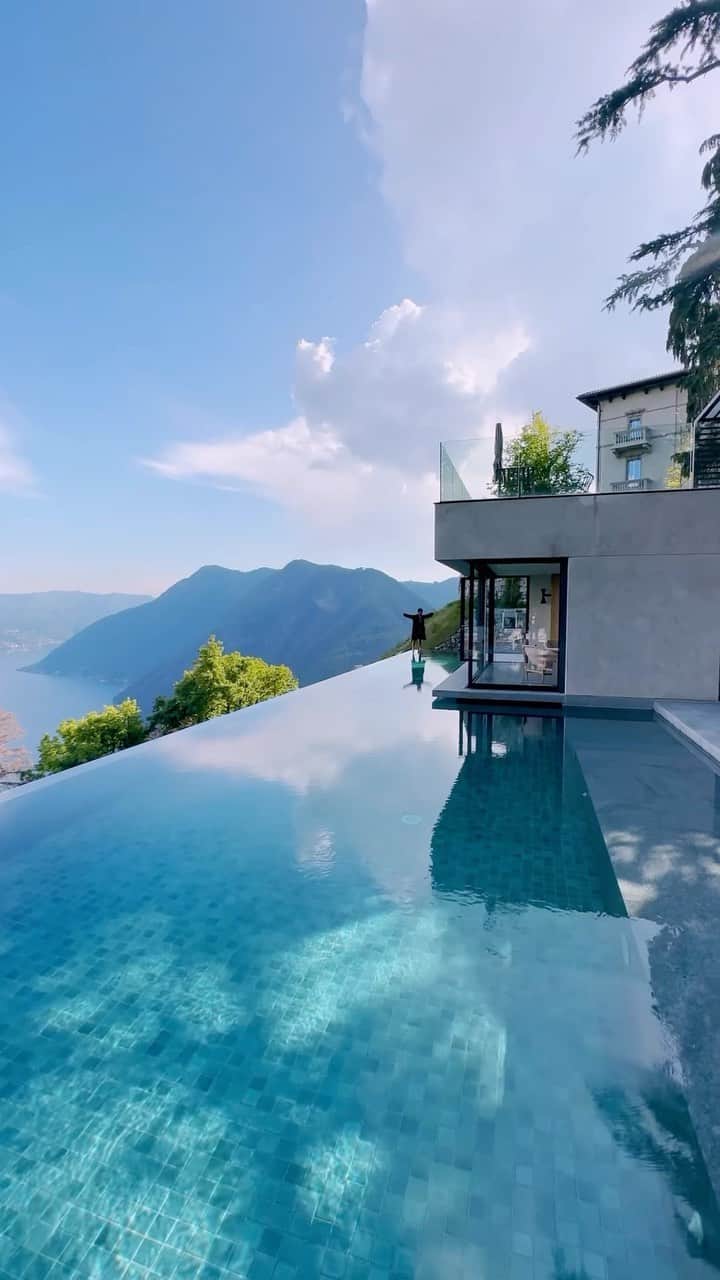 BEAUTIFUL HOTELSのインスタグラム：「@nest.italy takes us to Villa Peduzzi, a breathtaking oasis in Italy! 😍  Nestled high above Lake Como is this gem offering stunning views of the lake, valleys, and snowcapped mountains. 🏞️ Imagine yourself relaxing by this pool with such a mesmerizing backdrop! 🏊‍♂️  Who else is dreaming of a serene escape in this Italian paradise? 🇮🇹  📽 @nest.italy 📍 Villa Peduzzi, Italy 🎶 daniel.mp3 - green to blue」