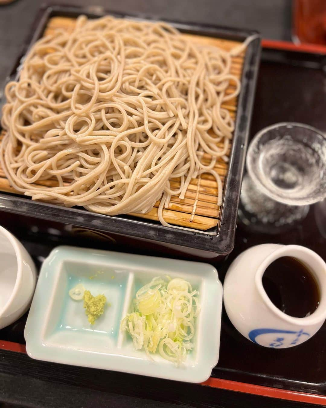 渋谷恭子さんのインスタグラム写真 - (渋谷恭子Instagram)「お蕎麦と日本酒🍶最高❤️  2枚目…いぶりがっこチーズ 3枚目…板わさ こちらも良かった😍😍  #お蕎麦 #お蕎麦屋さん #お蕎麦大好き #おそば #蕎麦 #蕎麦屋 #更科そば #麻布十番 #麻布長坂更科本店 #日本酒🍶 #日本酒好き #日本酒好きな人と繋がりたい #更科蕎麦 #食べたもの記録 #いぶりがっこ #いぶりがっこクリームチーズ #板わさ #soba #sobanoodles #japanesenoodle」7月29日 7時12分 - kyoko.86