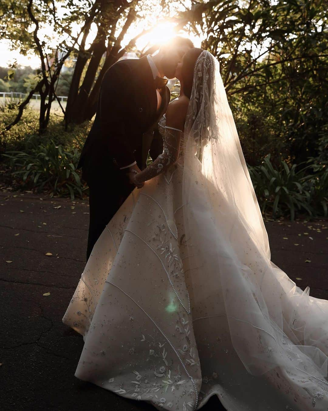 Steven Khalilさんのインスタグラム写真 - (Steven KhalilInstagram)「A mesmerising fusion of elaborate geometric beadwork and a graceful silhouette. Our bride Rachelle wears custom couture STEVEN KHALIL. Captured by @georgejohnphotography ⠀⠀⠀⠀⠀⠀⠀⠀⠀ #stevenkhalilbride #stevenkhalil」7月29日 8時04分 - steven_khalil