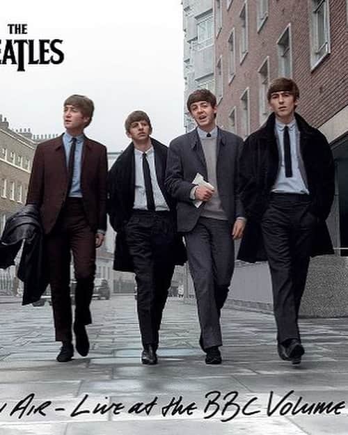 寺川里奈さんのインスタグラム写真 - (寺川里奈Instagram)「The Beatlesの聖地inロンドン Part3🇬🇧  プレジデントホテル前 同じ場所で撮ってみました🤍  ちょうど4人いたからお友達ともビートルズごっこ👭（笑）  このホテルにもビートルズが泊まったことがあるみたいで、 ロビーに写真が飾ってありました〜  #thebeatles  #london」7月29日 8時04分 - rina_terakawa
