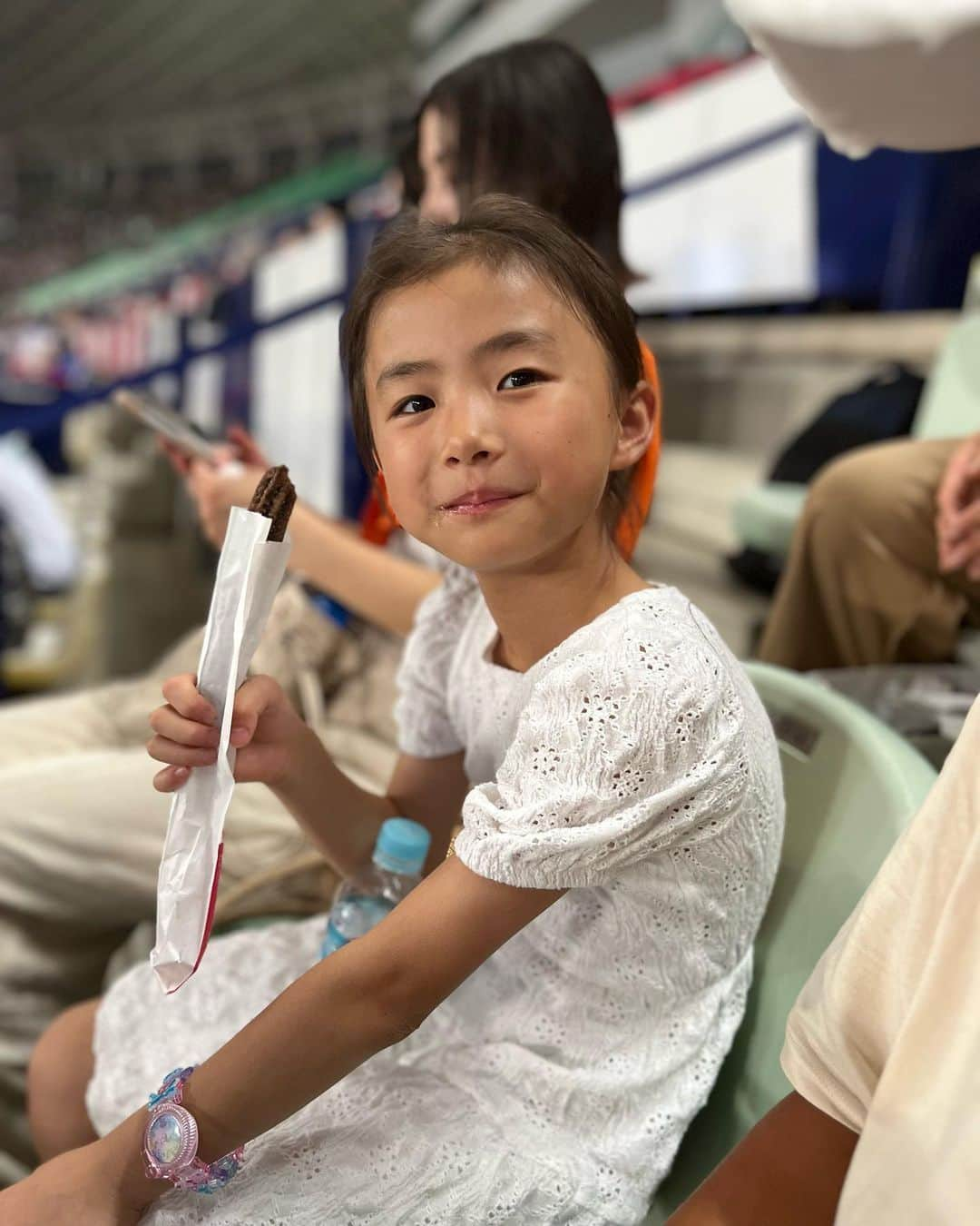 大西宏明さんのインスタグラム写真 - (大西宏明Instagram)「2023.7/28日✨  初めてのサッカー観戦⚽️  前日に急遽 @etking_official  @koshibaken08 に「晴れ舞台観に来てー‼️」言われて✨  愛しい人へ🎵 ギフト🎶 を聞きに🏟️へ🤩  ホンマにthe晴れ舞台っっ‼️‼️ めちゃくちゃカッコ良かった🎤🎵  ⚽️も凄い良い試合で子供達も大興奮してた✨✨ @neymarjr  #ネイマール のプレー生で観たかったなぁ🤩  ケン❗️ 誘ってくれて有難うっ^_^ 写真も📸  #サッカー観戦  #ライブ #etking #愛しい人へ #コシバken  #セレッソ大阪  #パリサンジェルマン #psg  #サッカー #ヤンマースタジアム長居  #長居公園  #サッカー好きな人と繋がりたい  #歌好きな人と繋がりたい  #フェス #野球好きな人と繋がりたい  #近鉄バファローズ #オリックスバファローズ #横浜denaベイスターズ  #福岡ソフトバンクホークス  #smile #ほなっ！！」7月29日 8時16分 - ohnishi_hiroaki_0428