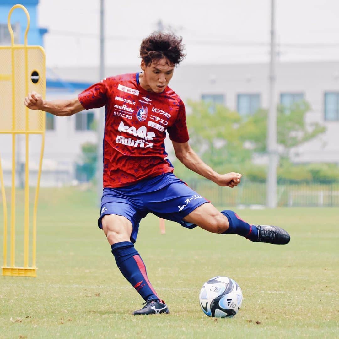 ファジアーノ岡山さんのインスタグラム写真 - (ファジアーノ岡山Instagram)「7月29日は、 #山田恭也 選手の誕生日🎂  2️⃣2️⃣歳おめでとう🎉  みなさんからのメッセージお待ちしています🍣  #ファジアーノ岡山 #FagianoOkayama #fagiano #okayama #岡山 #🍑 #🍡 #Ｊリーグ #jleague #footballer #⚽️ #japanesefootball #DAZN  #YAMADAKyoya #きょうや #お誕生日 #誕生日 #おめでとう #happybirthday #birthday #hbd #🎂 #🎉 #22歳 #0729 #2001年生まれ #コメント歓迎」7月29日 8時22分 - fagianookayama