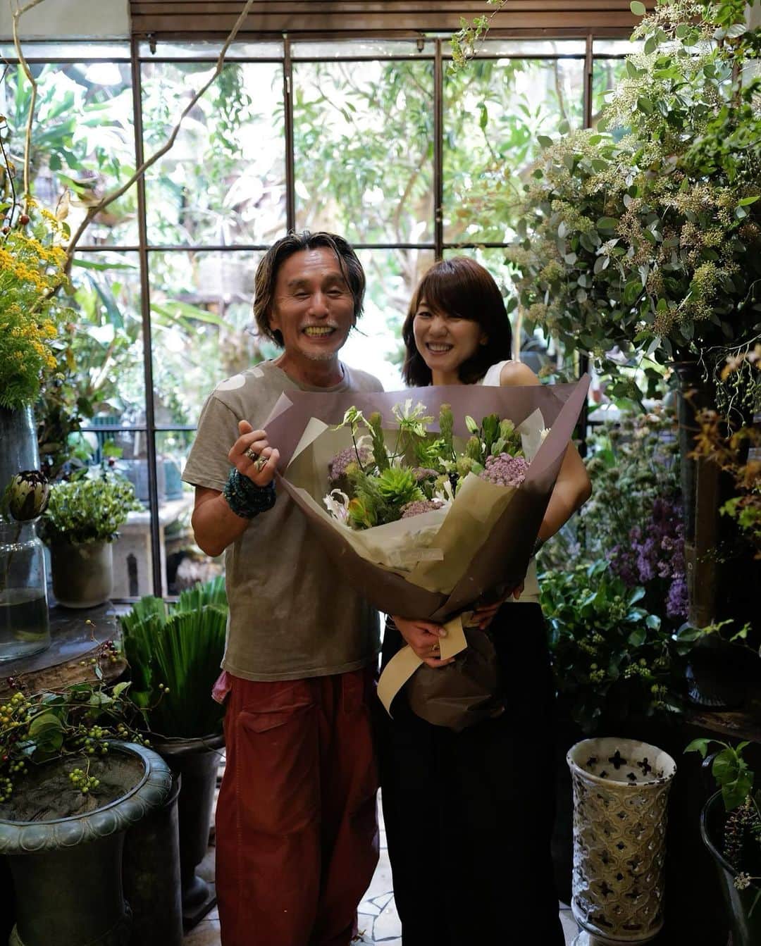 根岸由香里さんのインスタグラム写真 - (根岸由香里Instagram)「. 約3年ぶりの @flowernoritake 🌞 ノリタケさんとはその間にもお仕事でお会いできていたのですが名古屋のお店は本当に久しぶり！大好きなお店。 素敵な花束を作って頂き、短い滞在でしたがとっても癒されました💐次は是非ゆっくり！ありがとうございました❤️」7月29日 8時45分 - yukarinegishi