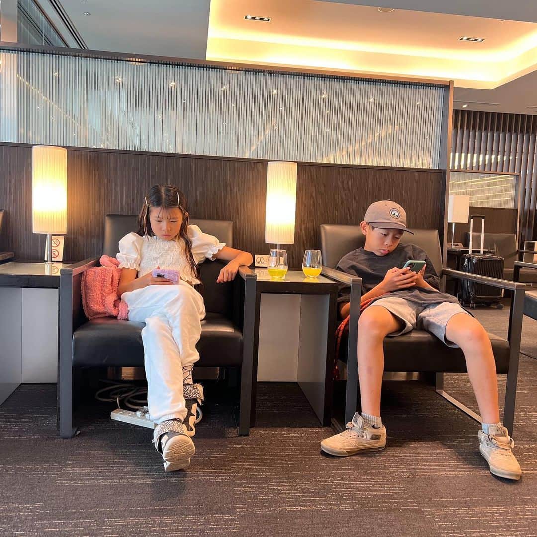 西山美希子のインスタグラム：「やっとやっと娘と息子二人揃って夏休み！娘は夏休み終盤なので、とても貴重な時間なのです。夏休み1日目は石垣島へ！#西山家のなつやすみ」