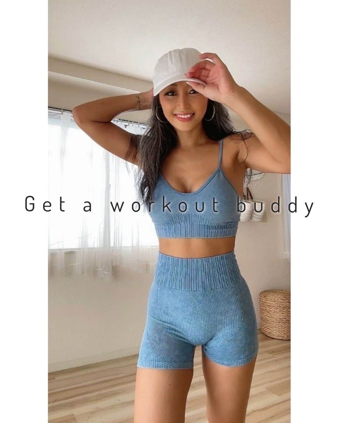 のインスタグラム：「Gymに行く必要なし❣️ ボタン🔘一つで参加できる❣️  👇オンライン上で ワークアウトの仲間を作りましょう😆❤️💪‼️  YouTubeで1人でエクササイズしたり、 1人でひたすらジムに通ったり、  自分のペースで、自分流にできるのは凄く気が楽だと思います。  でも、自分のペースだからこそ、自分のテンションが低いときはスキップしたり、つまらなくなってしまいますよね。  一緒にワークアウトする仲間がいる事で、その悩みは一気に解消します❣️  ⭐️時間を決める ⭐️目標を決める  同じ目標を持った方と、時間を合わせて一緒にエクササイズしていきます💪✨  目標が同じだからこそ、メニューも同じ❣️生活スタイルが似ている方なら時間も合わせやすいし、一緒に頑張った仲間同士、実際にお友達になりやすい😆❤️✨  ジムに行く準備もなし！家事の合間に10分、仕事の合間にちゃちゃっと運動習慣をつけていきましょう🙌⭐️✨  詳しくはプロフィールのリンクから👍❣️  @hiitmeprogram」
