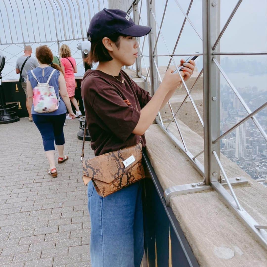 伊藤さつきさんのインスタグラム写真 - (伊藤さつきInstagram)「母とニューヨーク🗽🇺🇸 スキー板持たずにアメリカ本土上陸したの初めて☺️笑 香織さんお世話になりました🩵 #アメリカ室内冷蔵庫」7月29日 9時39分 - satsukiito