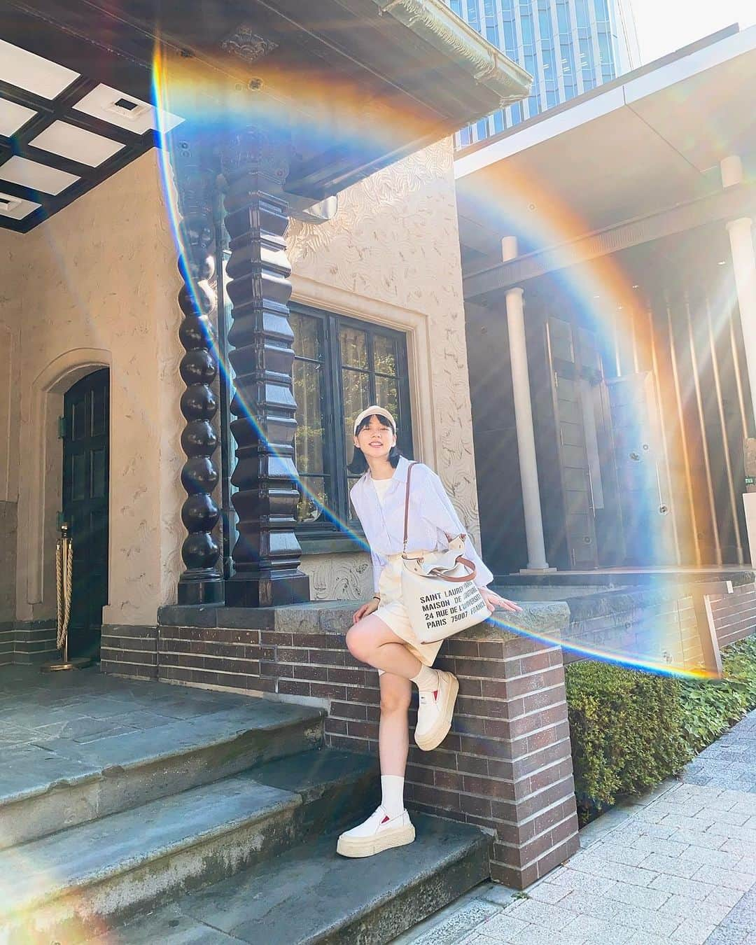 のん（能年玲奈）さんのインスタグラム写真 - (のん（能年玲奈）Instagram)「ゆったりまったりした日🧢 あんまり持ってないけどシャツが好き。 日差し強い。 #ootw」7月29日 21時17分 - non_kamo_ne