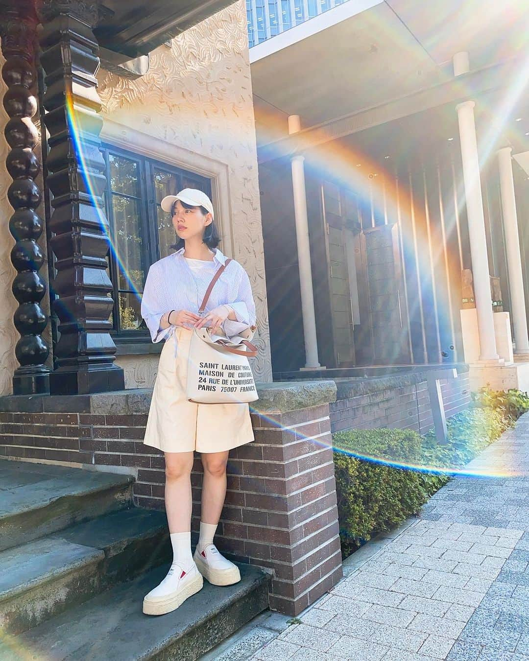 のん（能年玲奈）さんのインスタグラム写真 - (のん（能年玲奈）Instagram)「ゆったりまったりした日🧢 あんまり持ってないけどシャツが好き。 日差し強い。 #ootw」7月29日 21時17分 - non_kamo_ne