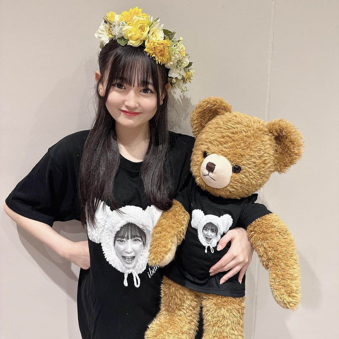 石橋颯さんのインスタグラム写真 - (石橋颯Instagram)「今年も可愛いフラスタ💛 いつもありがとう🧸  ･ ･ ･  #ootd #instagood #instalike #followme #いいね#アイドル #フラワースタンド #生誕祭 #花冠  #クマ」7月29日 21時16分 - ibuki__hkt48