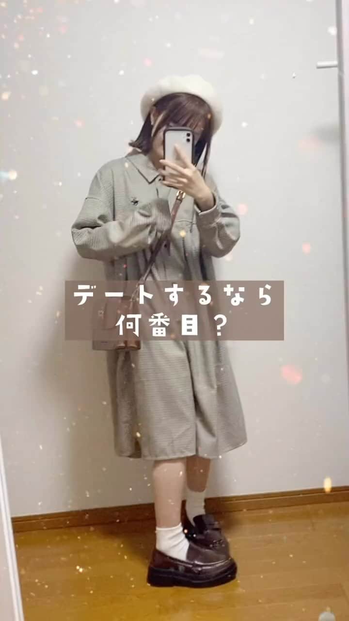 こねねこのインスタグラム：「季節外れな動画...だけどどこかの国ではちょうど良い服装だったりするのかな🌸🌻🍂❄️  #低身長コーデ」