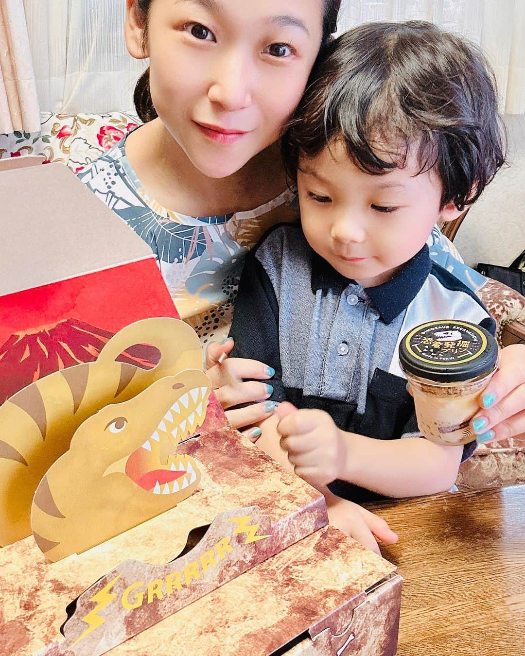世手子さんのインスタグラム写真 - (世手子Instagram)「Dinosaur excavation pudding🦕 It's delicious but I can't stop🍮 fun sweets(o^^o) めちゃかわいいプリン(^_^) 恐竜発掘でちゃうよ🦖🌟 @kyoryupudding  #子供誕生日 #子供プレゼント #恐竜ケーキ #恐竜好きな息子 #子供喜ぶ #お取り寄せスイーツ #恐竜発掘プリン  お子さま大夢中🥰 プレゼントにぴったり(*^▽^*) #ドタバタ育児  #二児のママ  #2児育児 #赤ちゃんのいる暮らし  #3歳男の子 #3歳差育児  #二児の母 #二児ママ  #ママシンガー  #二児育児 #2児ママ #2児のママ #赤ちゃんのいる生活 PR」7月29日 19時48分 - rojide