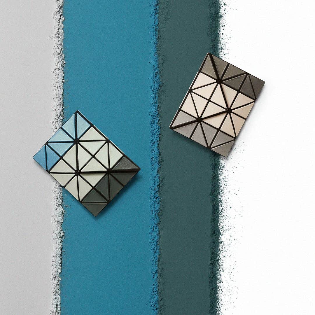 のインスタグラム：「"CARD WALLET STRIPE"  Release Month: August, 2023 *The release month might be different in each country.  #baobaoisseymiyake #baobao #isseymiyake #baobaoisseymiyakeAW23」