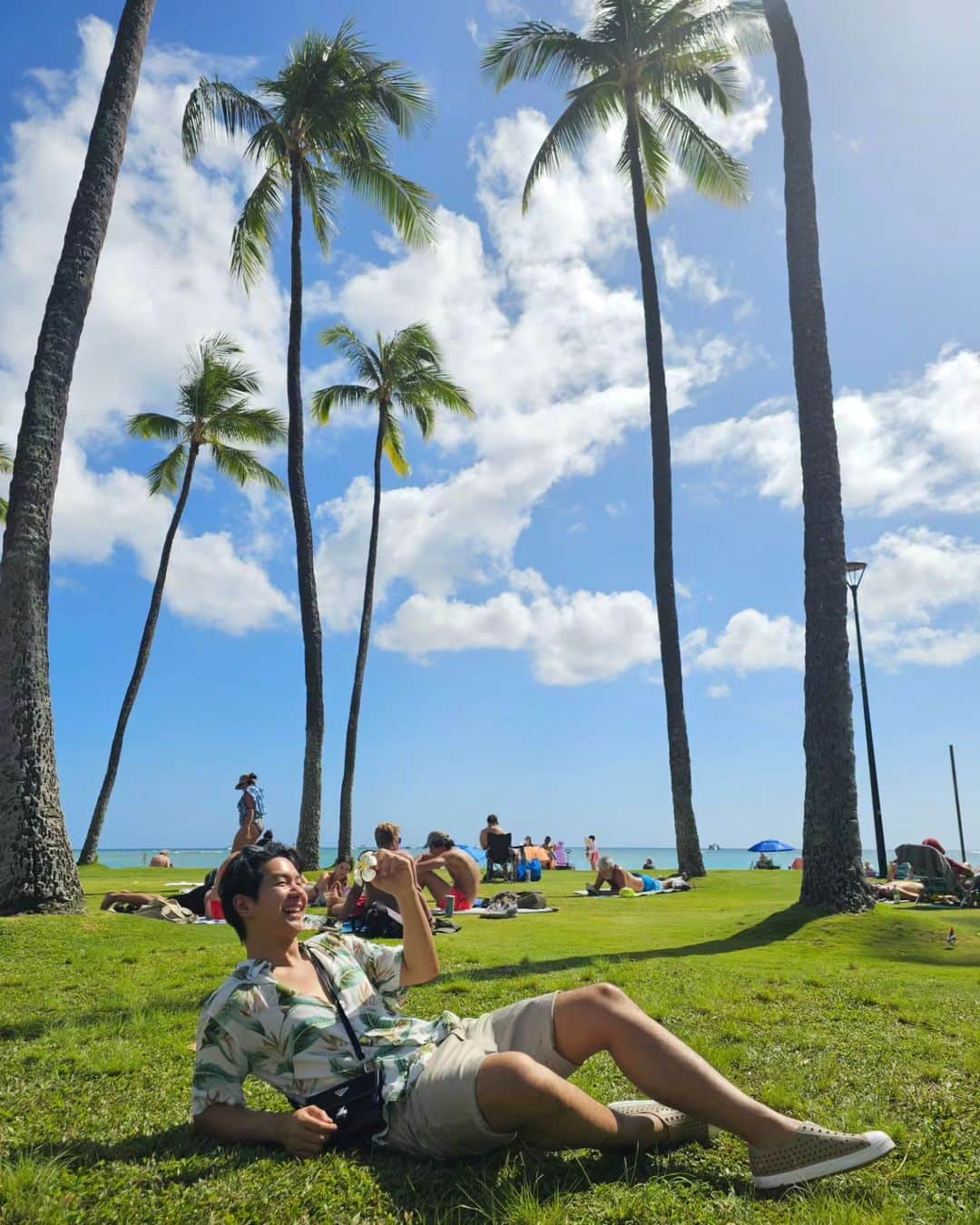 アイス・サランユーさんのインスタグラム写真 - (アイス・サランユーInstagram)「Waikiki Vibes 🌊⛰️🏝 🌺Hawaii,Alohaaaaaaa🌺 เดินไปได้พันแคลวันนี้ 😄🚶 ฮายวาย เดินไปทางไหน ก็คึกคัก💃 #waikiki #waikikibeach  #dimondhead #Hawaii #usa #icesarunyu #icesarunyuinhawaii #icesarunyuaroundtheworld」7月29日 20時25分 - icesarunyu