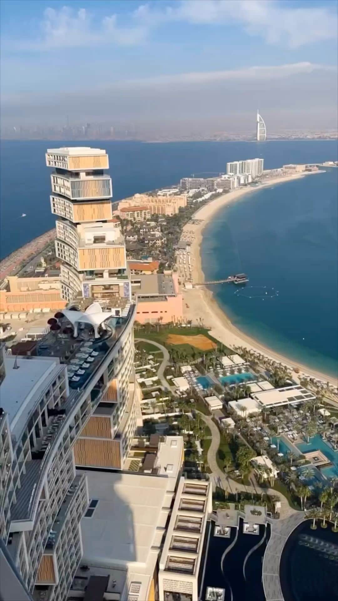 のインスタグラム：「#Dubai #دبي」