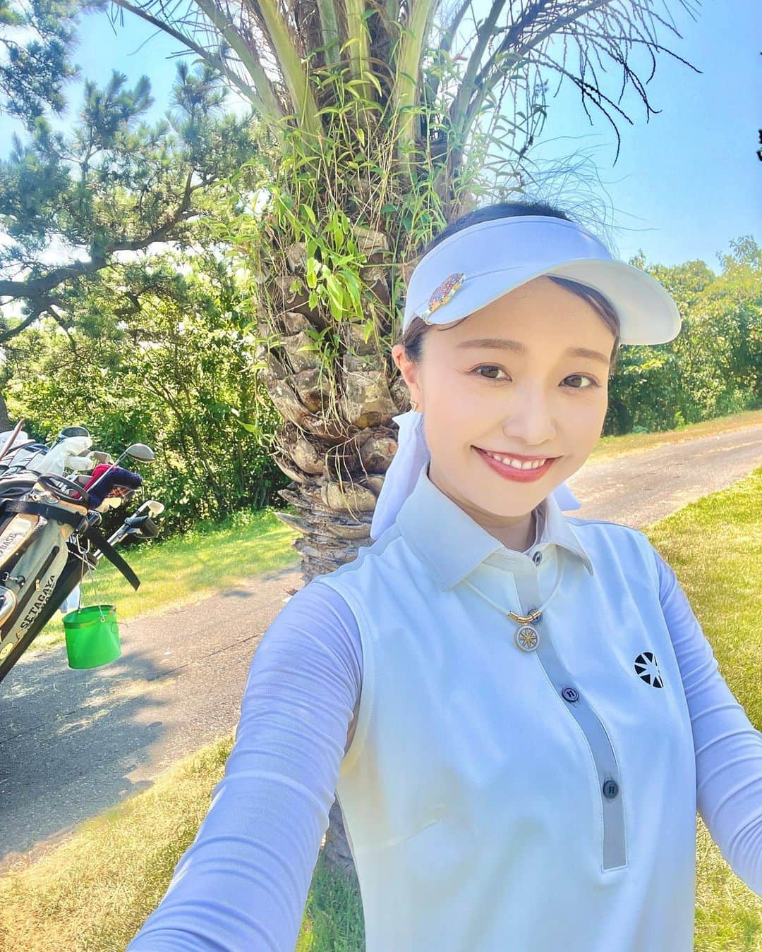 萩原菜乃花さんのインスタグラム写真 - (萩原菜乃花Instagram)「リゾートゴルフぽい写真🌈🏝 久しぶりの葉山国際！ 36ホールあるんだけど 初めてエメラルド回った〜！ ヤシの木いっぱいだった☺️  いつも風が強くて苦しめられてるんだけど むしろ風があって気持ちよかった🍃🤍  スコアよりも健康第一！！！ 1ヶ月ぶりゴルフの割には スコアもまあまあよかたうれしい🥰  ウェアは @bandel_official ♡ #リゾートゴルフ#葉山#葉山国際#ヤシの木#夏#ゴルフ#ラウンド#ゴルフ女子#ゴルフ男子#ゴルフウェア#ゴルフコーデ#バンデル#ワンピース#bandel」7月29日 20時31分 - nanoka_hagiwara