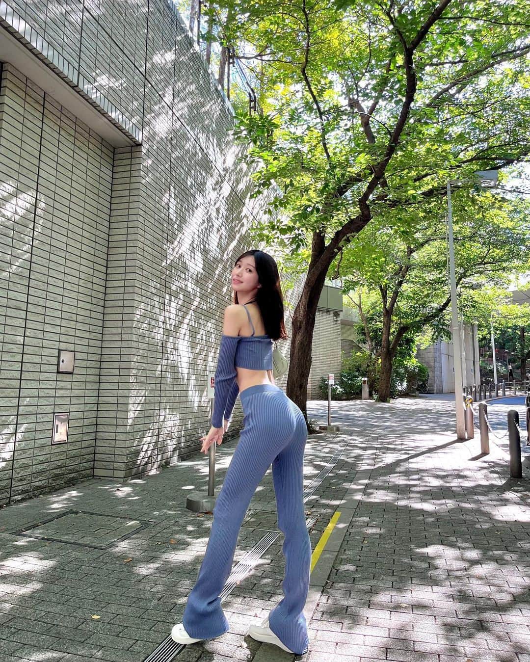 荒山みなみのインスタグラム：「全身🩵」