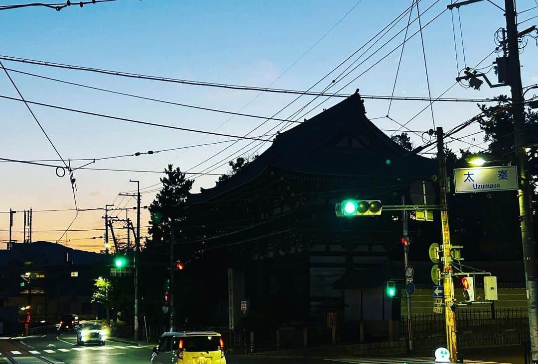 入江悠さんのインスタグラム写真 - (入江悠Instagram)「今回の京都滞在中こそ通うのはやめようと思っていた太秦の天下一品を解禁して、日は暮れる。  暑い一日がんばった皆さまおつかれさん。」7月29日 21時07分 - u_irie