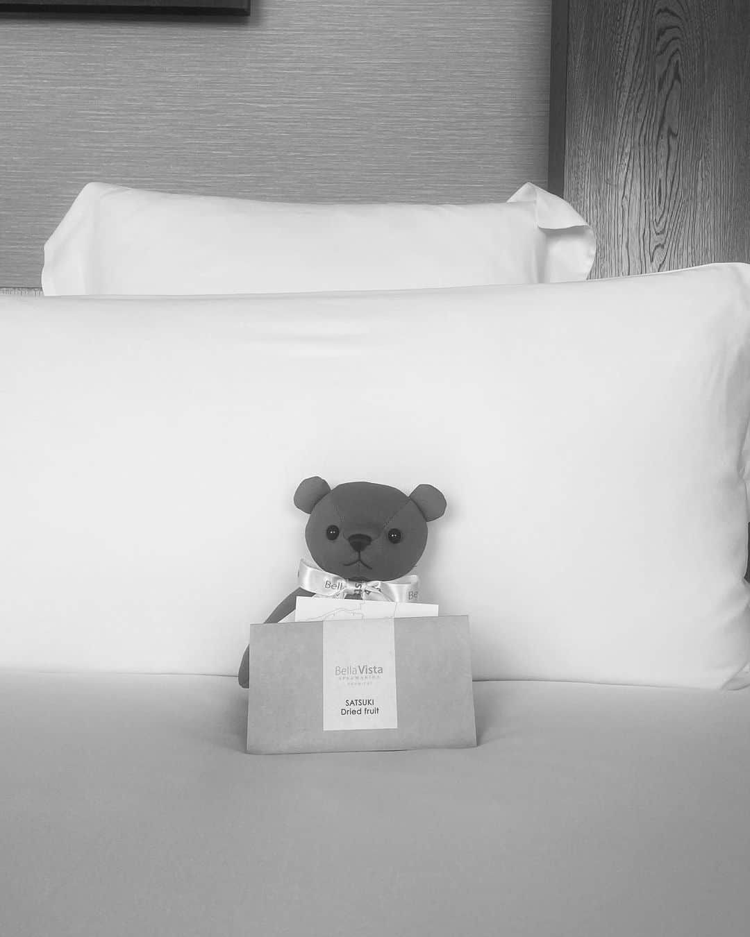 由架子 川野さんのインスタグラム写真 - (由架子 川野Instagram)「弾丸広島trip🍋 初の @bellavista_jp に行きました。 近くの小島でみんなでBBQして 露天風呂が最高で長ーく入って、岩盤浴もよくて ゆっくり過ごせるすごく良いホテルだった、、  　  #広島旅行 #ベラビスタ尾道 #写真がまともなのが全然なかった😂」7月29日 12時16分 - __yukakokawano__